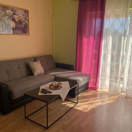 Apartments Vesna Banjol Екстер'єр фото